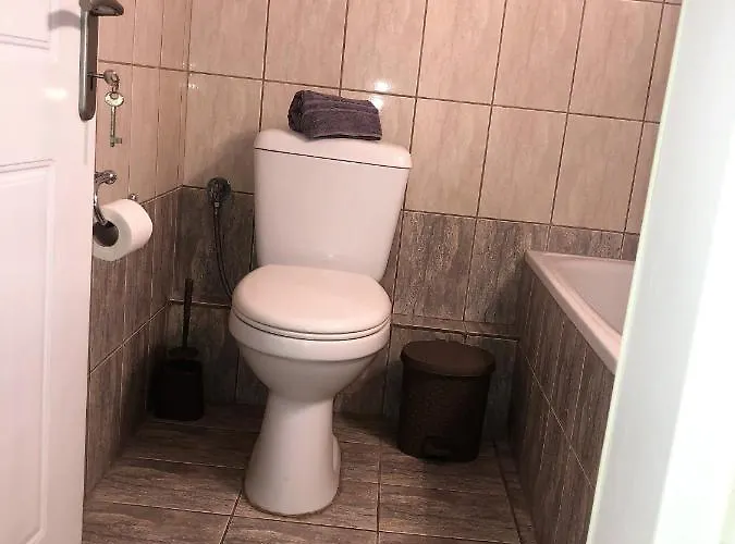 Pink Rose Néa Péramos